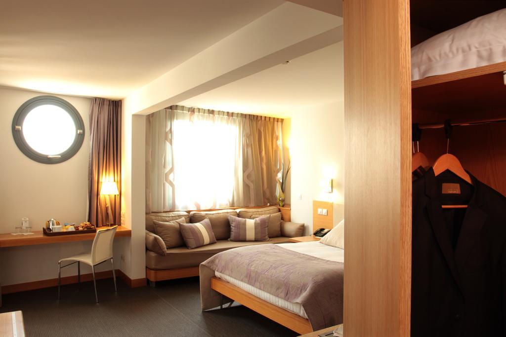 Junior Suite mit Queensize-Bett und Meerblick