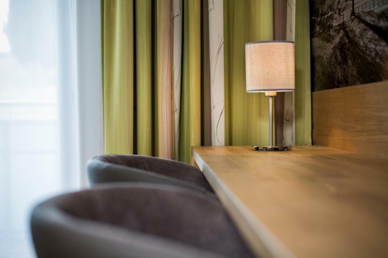 Doppelzimmer mit Balkon