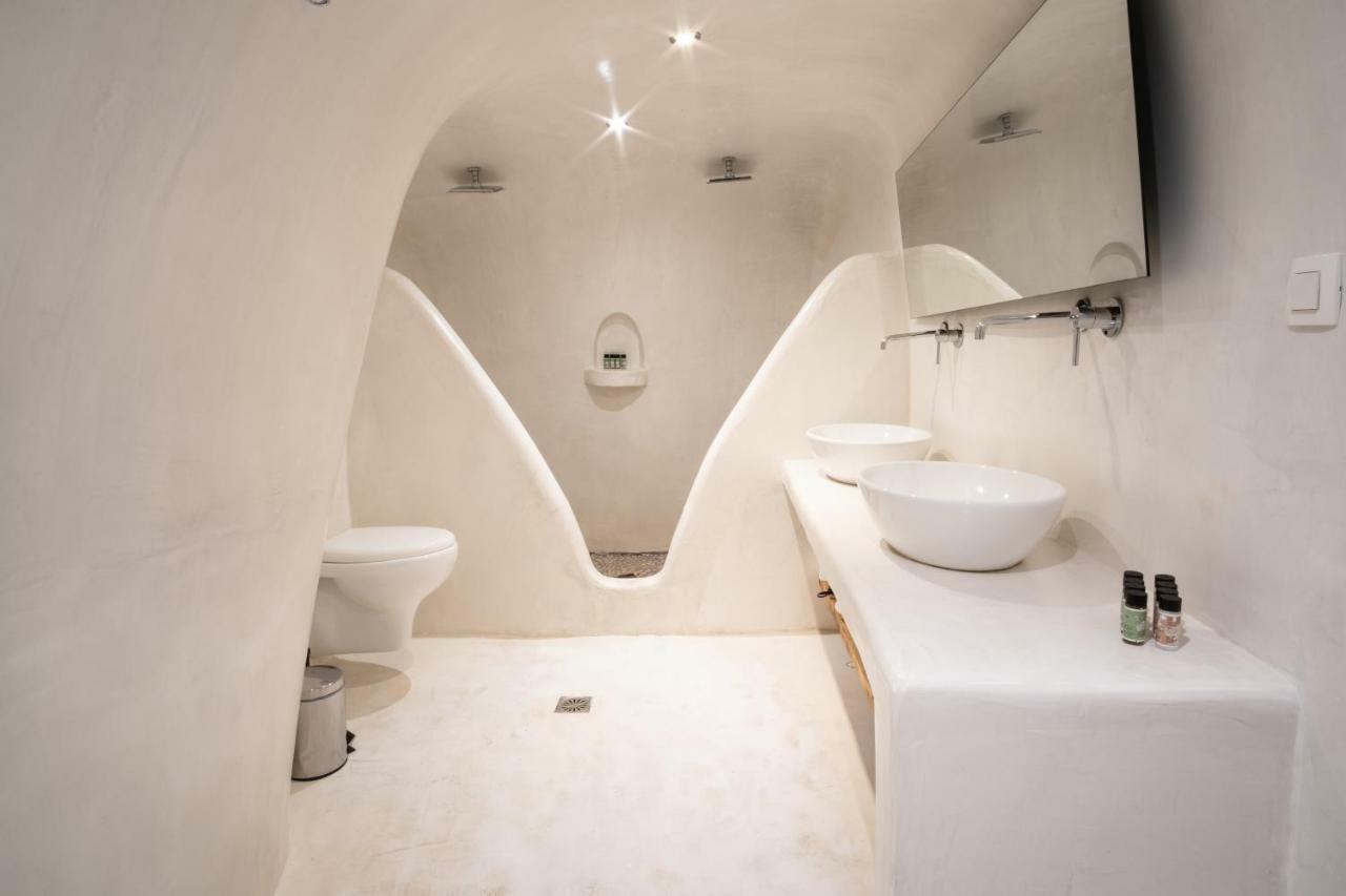 Deluxe Family Suite with Caldera View and Private Jacuzzi