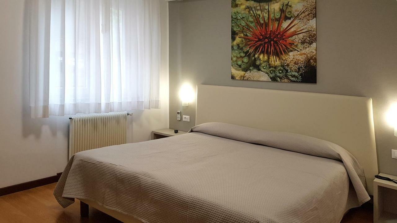 Economy Double or Twin Room,1019992351:JPEG