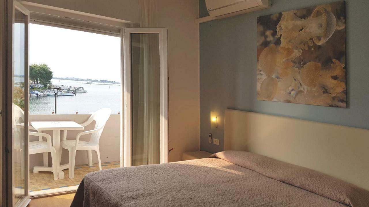 Double or Twin Room with Balcony and Lagoon View,1007348200:JPEG