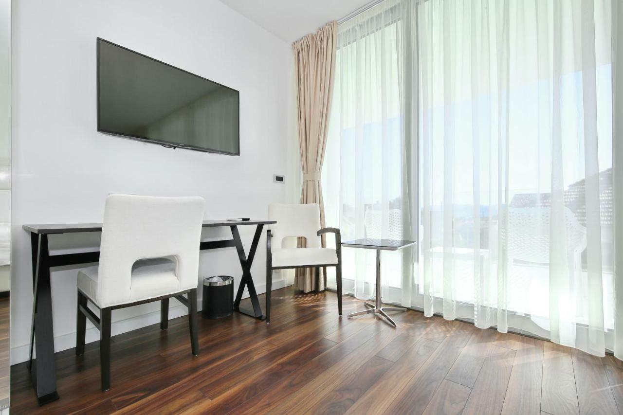 Deluxe Zimmer mit großer Terrasse und Meerblick