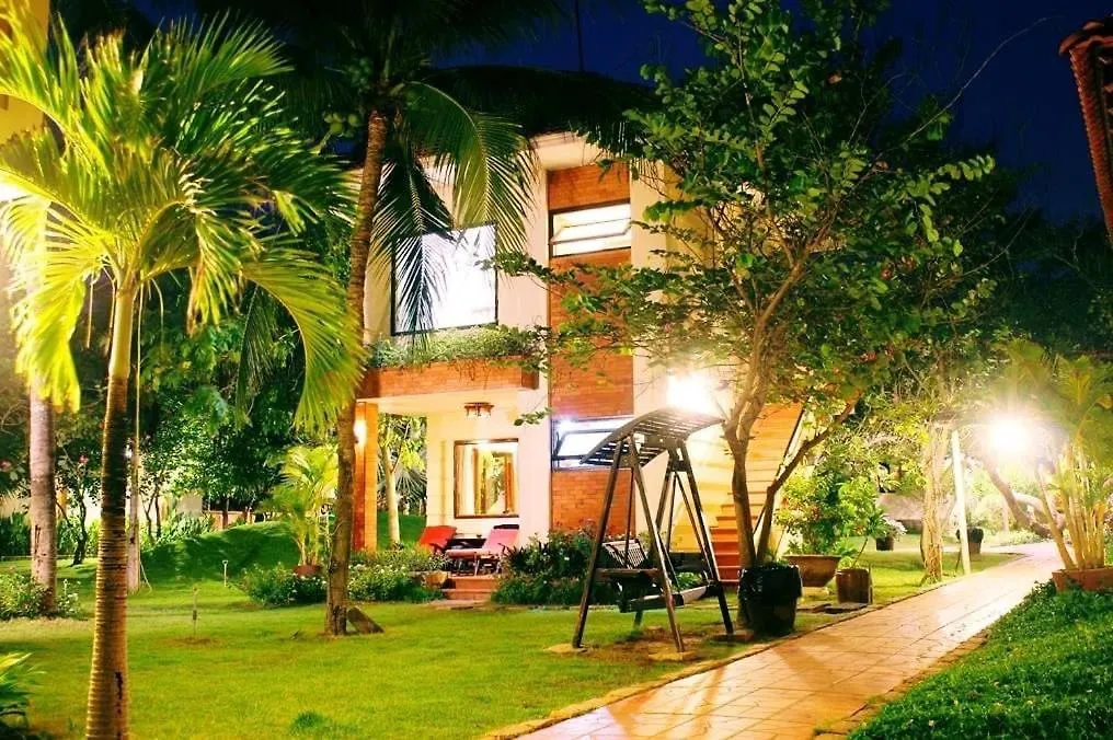 Malibu Resort-1
