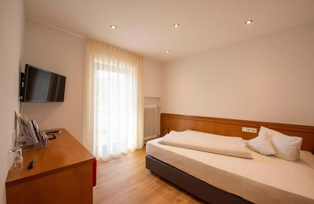 Landidyll Hotel zum Kreuz-1
