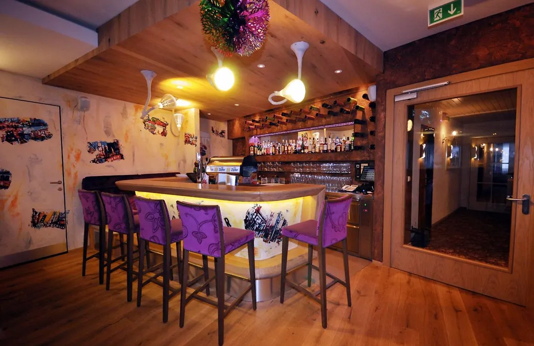 Hotel Kristall-1