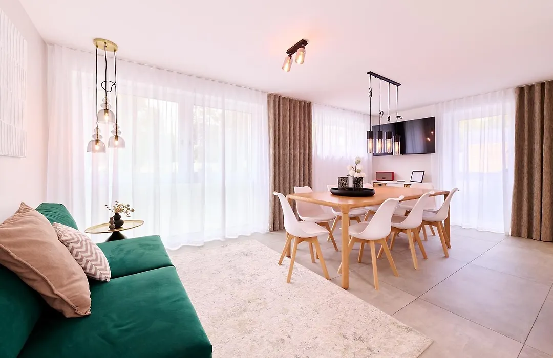 Xzllenz - 4 Schlafzimmer, Zentral, Parken, U-Bahn, 2 Bäder, 4 Smart-TV, optional Einzelbett-1