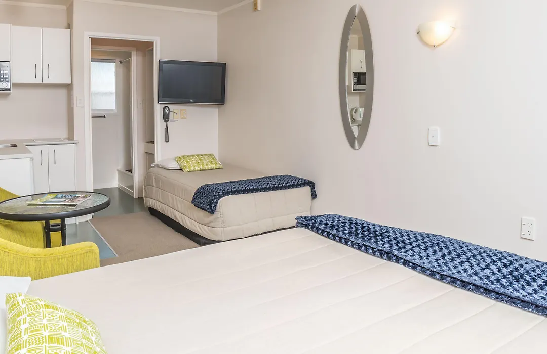 Outrigger Motel-1
