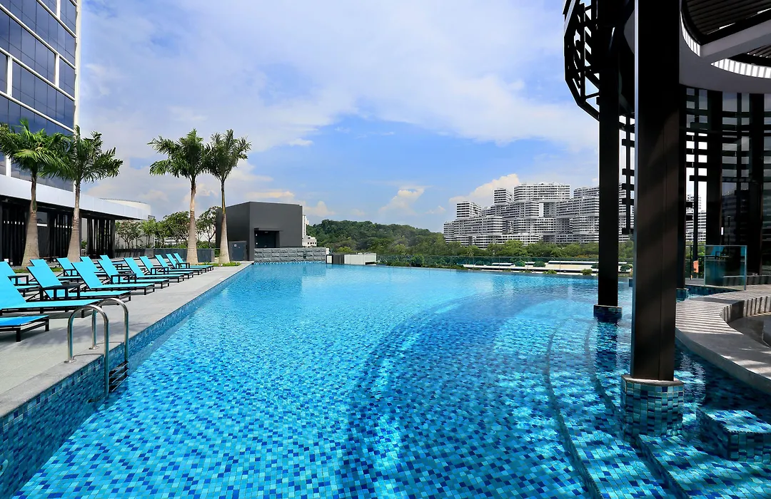 Momentus Hotel Alexandra-1