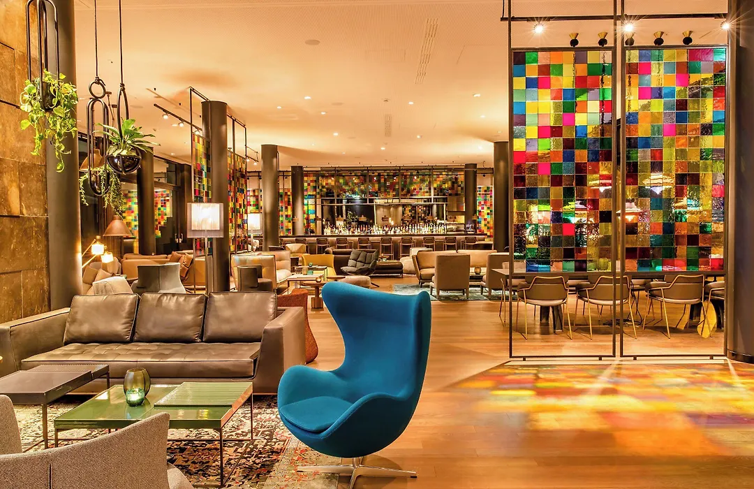 Motel One Köln-Neumarkt-1