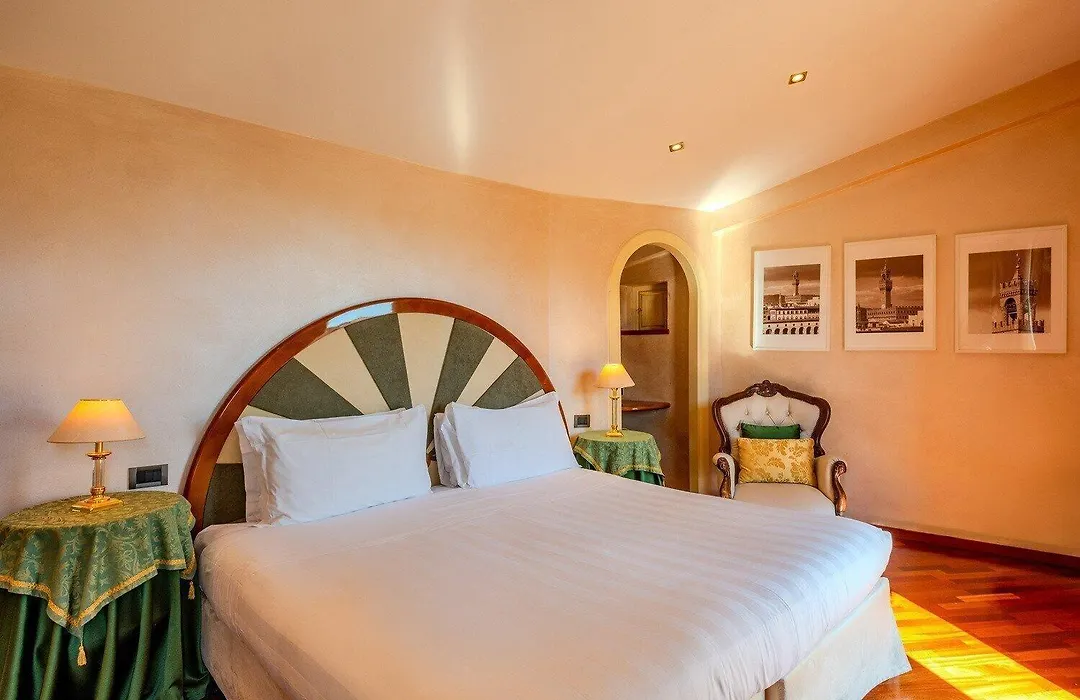 B&B Hotel Firenze Pitti Palace Al Ponte Vecchio-1