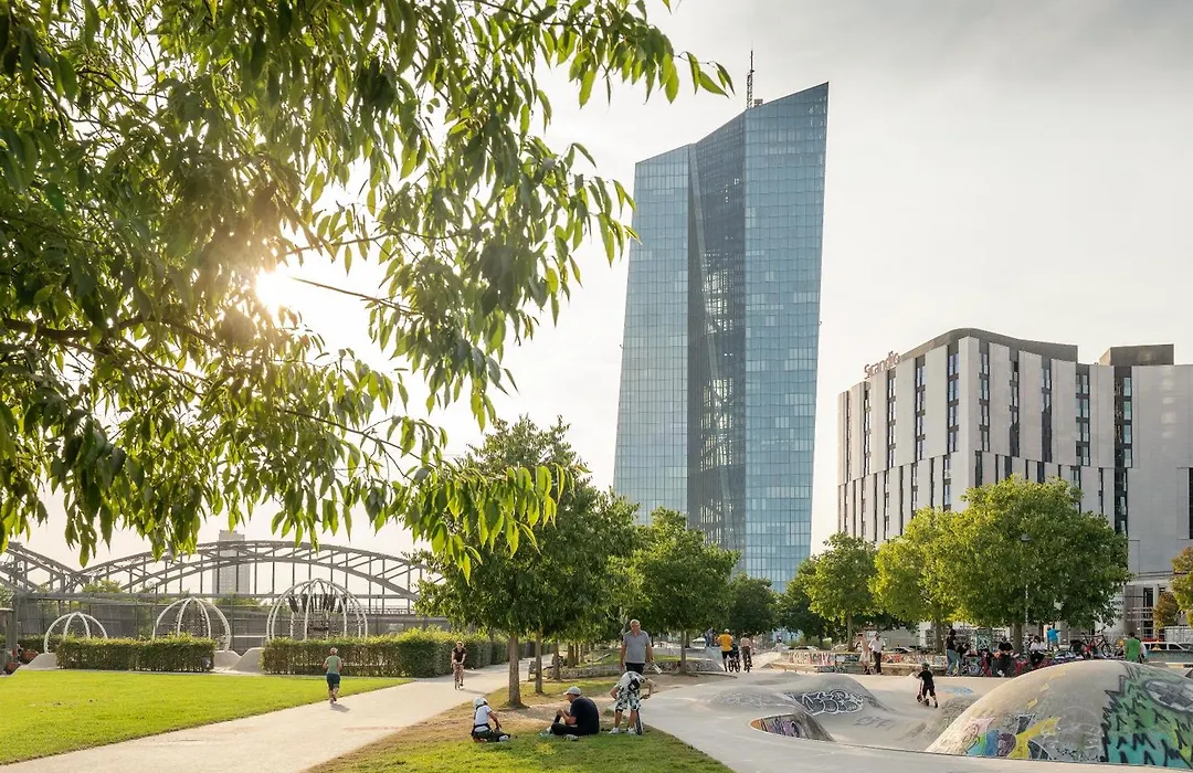 Moxy Frankfurt East-1