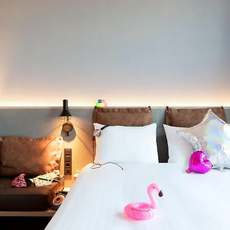 Moxy The Hague-2