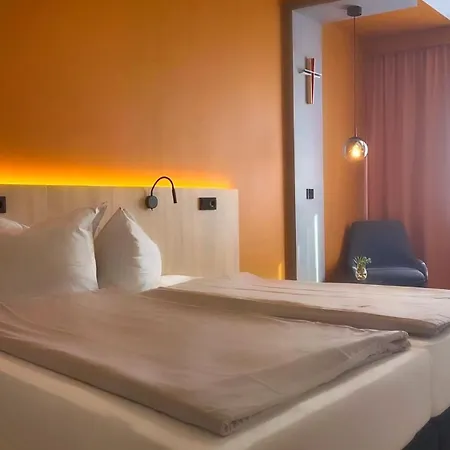 Heinrich Pesch Hotel-3