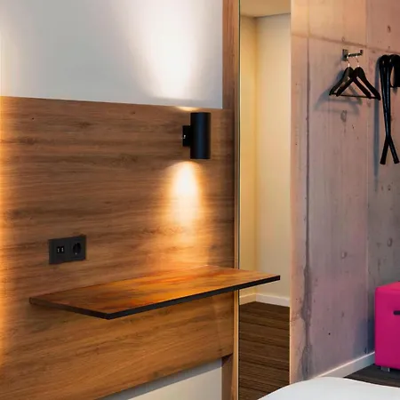 Moxy Stuttgart Airport/Messe-2