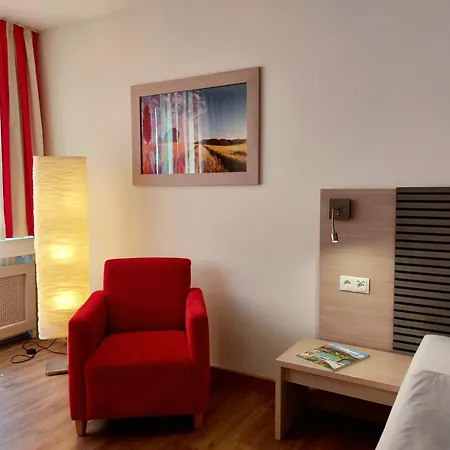 Heinrich Pesch Hotel-2