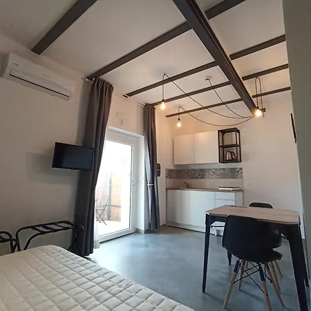Al Faro Bianco B&B E Residence Con Parcheggio-2