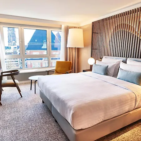 Steigenberger Hotel Hamburg-3