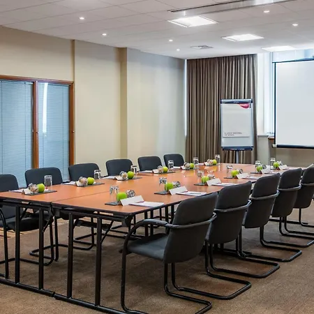 Crowne Plaza Chester By Ihg-2