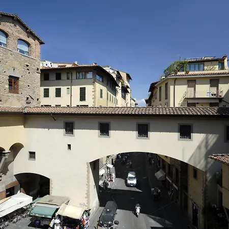 B&B Hotel Firenze Pitti Palace Al Ponte Vecchio-3