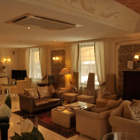 Hotel Jolanda-3