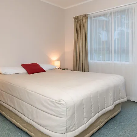 Outrigger Motel-2
