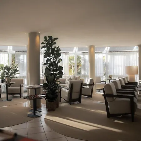 Lingers Suites & Residence-3