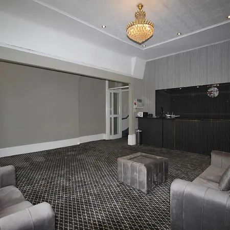 Hyde Park Court Hotel-3