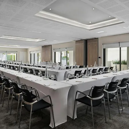 Protea Hotel By Marriott Cape Town Waterfront Breakwater Lodge-3