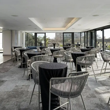 Protea Hotel By Marriott Cape Town Waterfront Breakwater Lodge-2