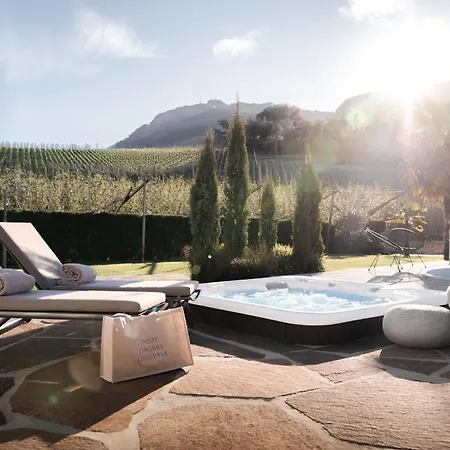 Lingers Suites & Residence-2