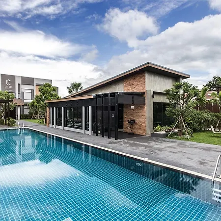 Cresco Hotel Buriram-3