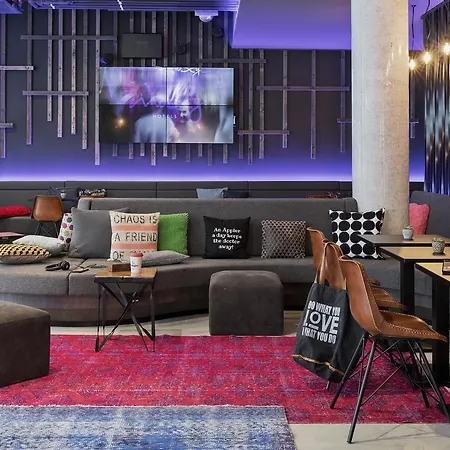 Moxy Frankfurt East-3