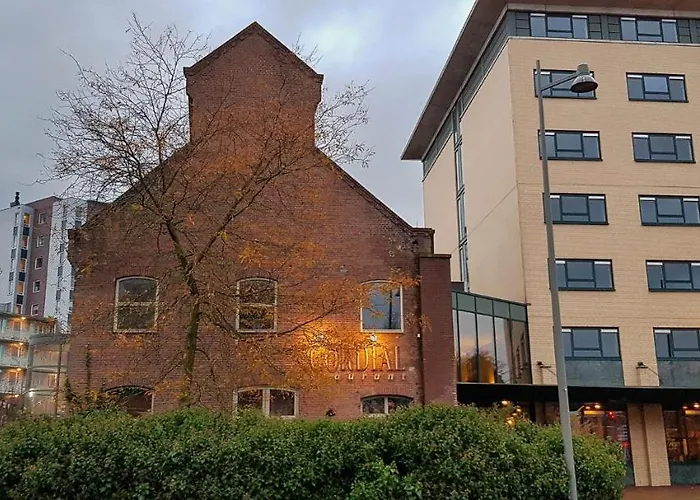 4-Sterne-Hotel: Hotel De Weverij - Oss