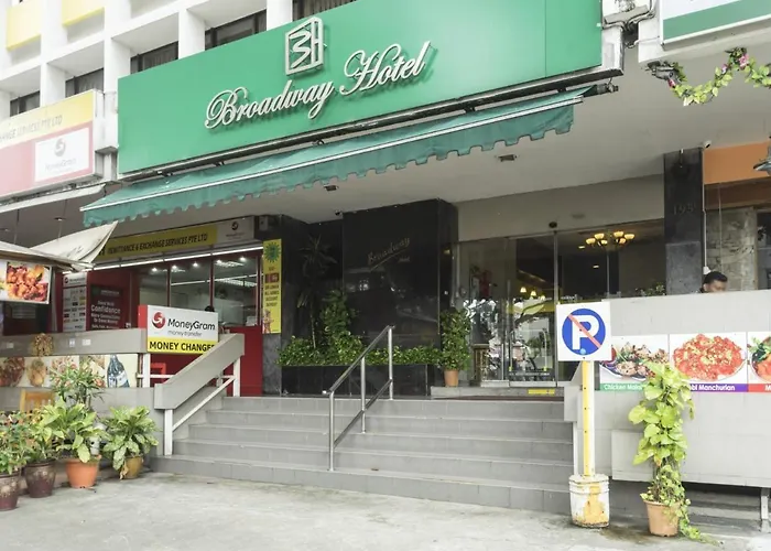  L At Broadway