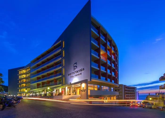 Hotel nahe College: Semiramis City Hotel