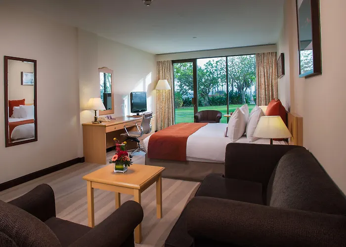 4-Sterne-Hotel: Crowne Plaza Muscat By Ihg