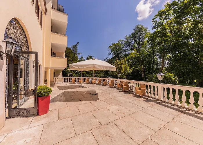 Hotel Schloss Weikersdorf