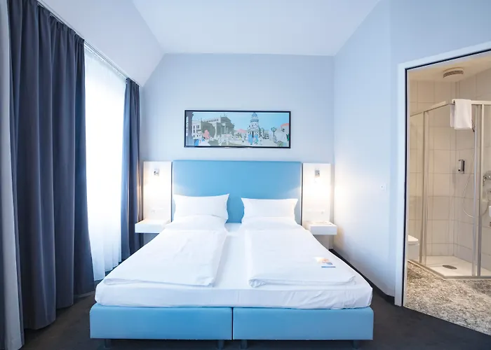  Garner Berlin - Checkpoint Charlie By Ihg