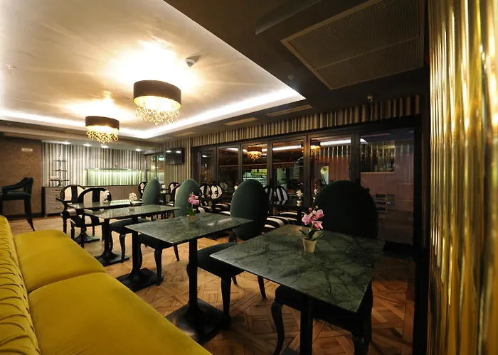 Romantisches Hotel: Le Petit Palace Hotel - Special Category