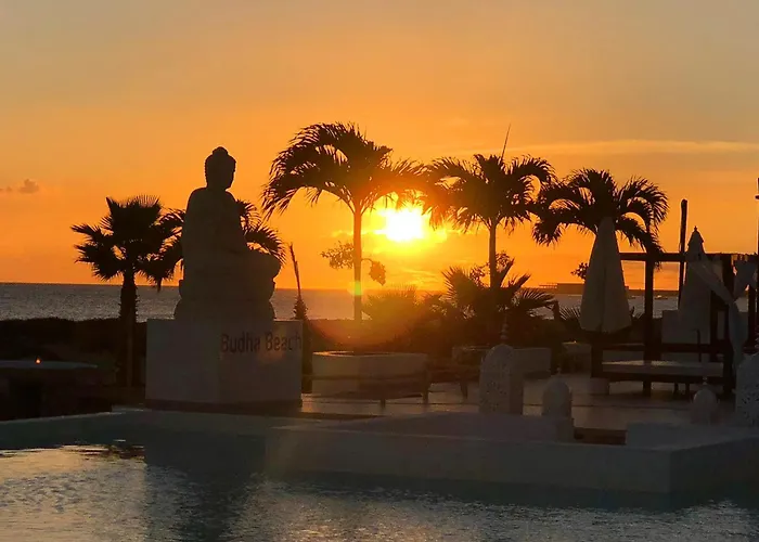 Hotel LIVVO Budha Beach