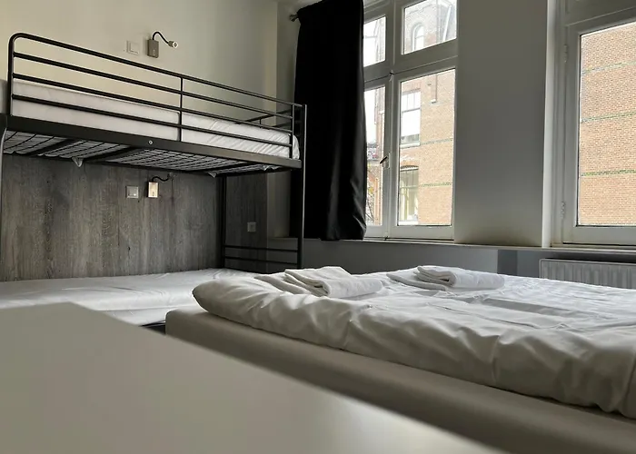 Budget Trianon Hotel