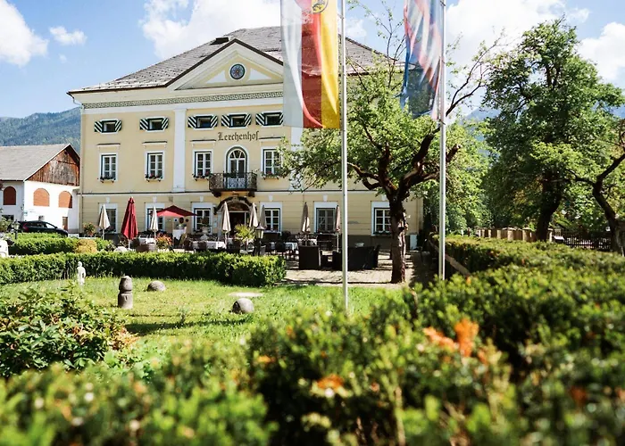 Schloss Lerchenhof