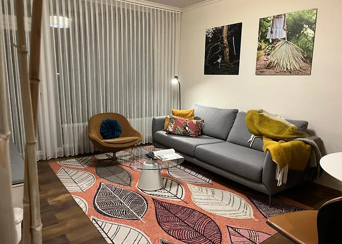 DAS SCHLOSSBERG - Boutique Hotel im Park- Nahe der Therme