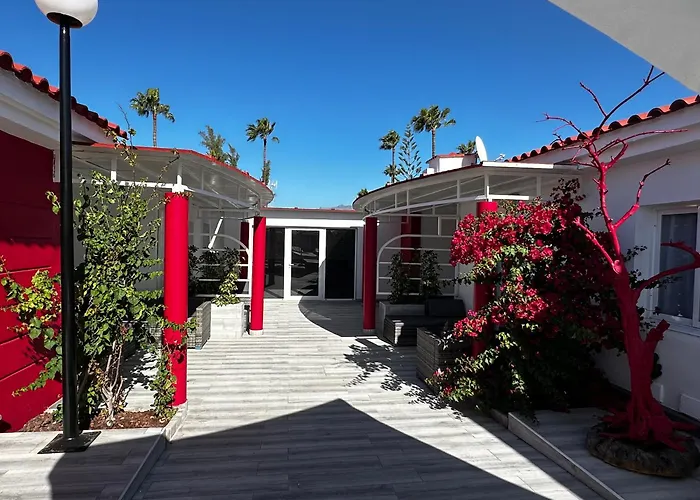 Luxushotel: Paradise Resort - Fkk Swinger & Nudist Couples Only