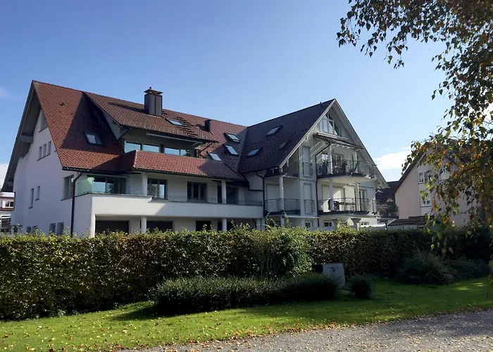 Ferienwohnung Seeblick - exklusive Wohnung in erster Reihe mit Balkon und Seeblick
