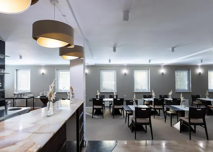 Hotel 365
