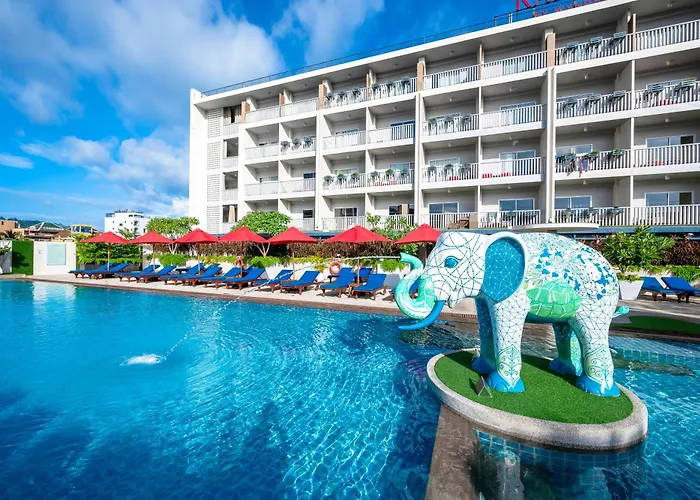 4-Sterne-Hotel: Ramada By Wyndham Phuket Deevana