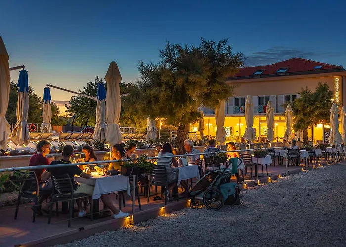 Hotel Dobrovit