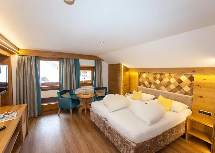 Hotel mit Pool: Hotel Schlosshof