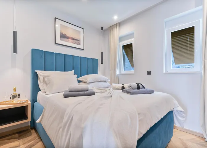 West Coast Deluxe Rooms